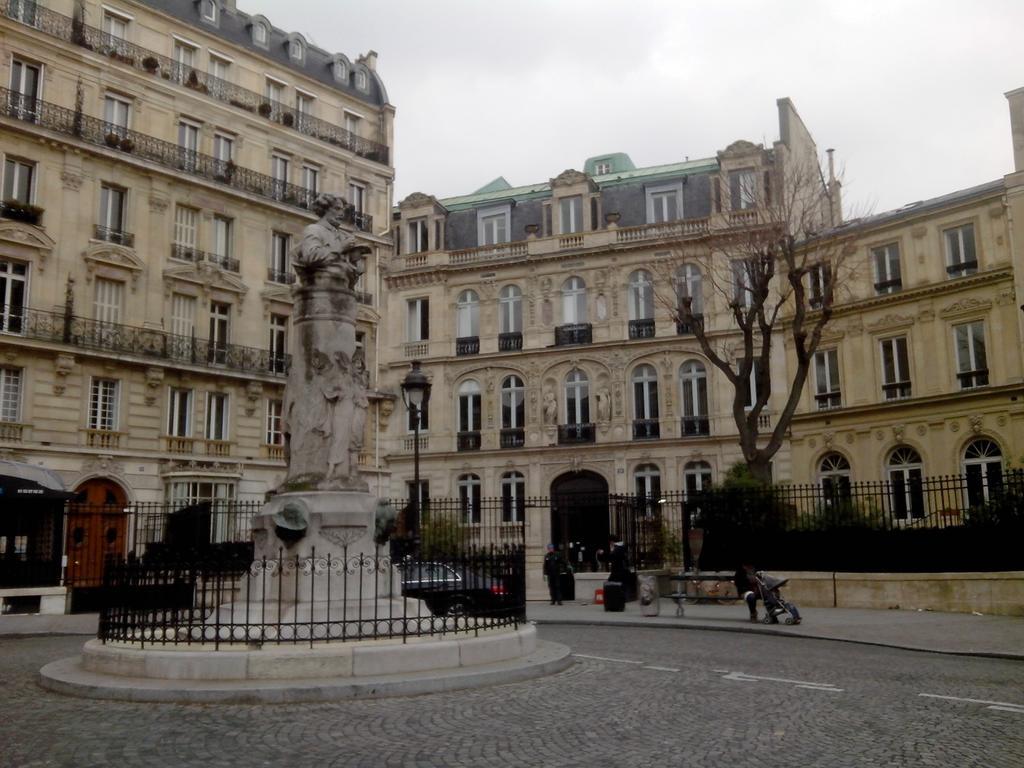 Hotel Celeste Batignolles Montmartre Paris Exterior photo